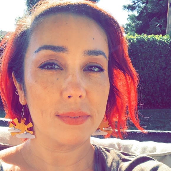 Meet your Posher, Laina - Picture 2 of 2